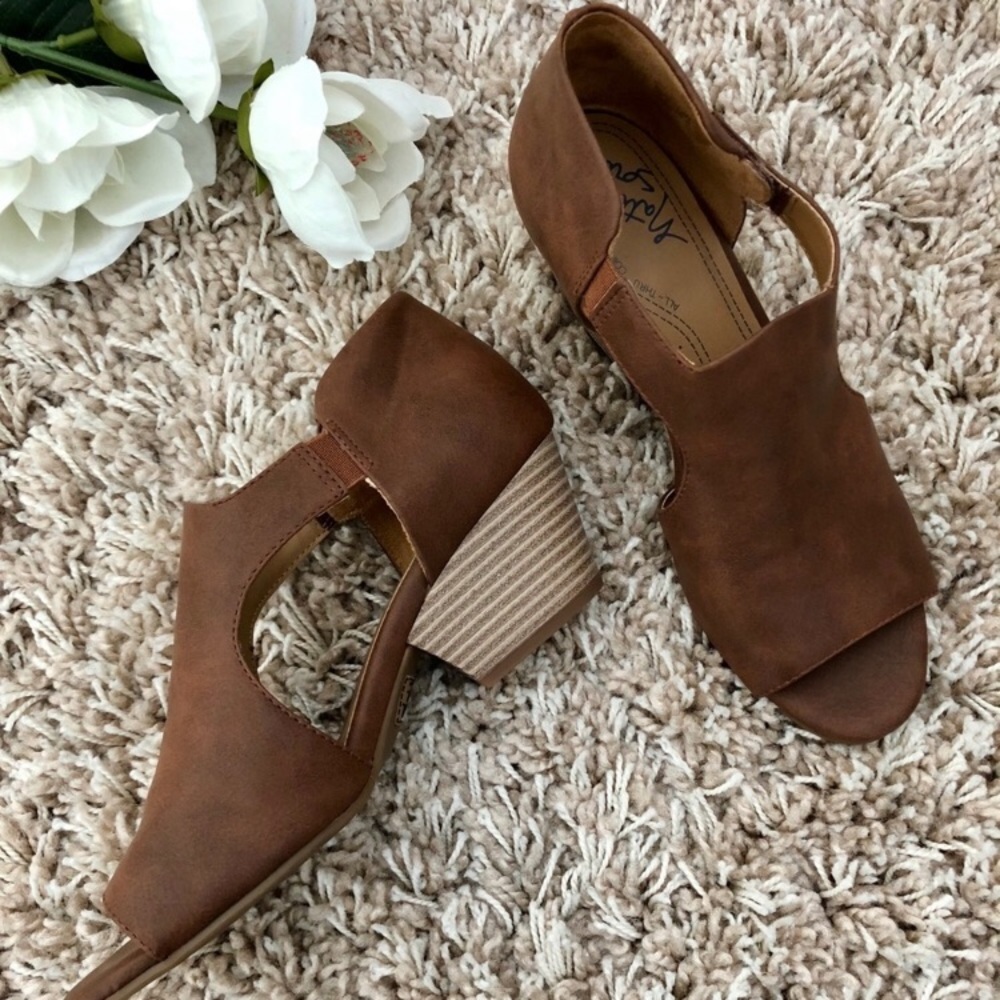 Natural sole sandal - saddle color - Size 7.5